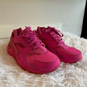 Hot Pink Women’s Nike Huarache Size 6.5Y